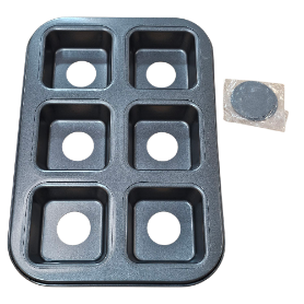  ​قالب 6 تایی مافین و کاپ‌کیک با خانه‌های مربعی و روکش نچسب تیره رنگ 