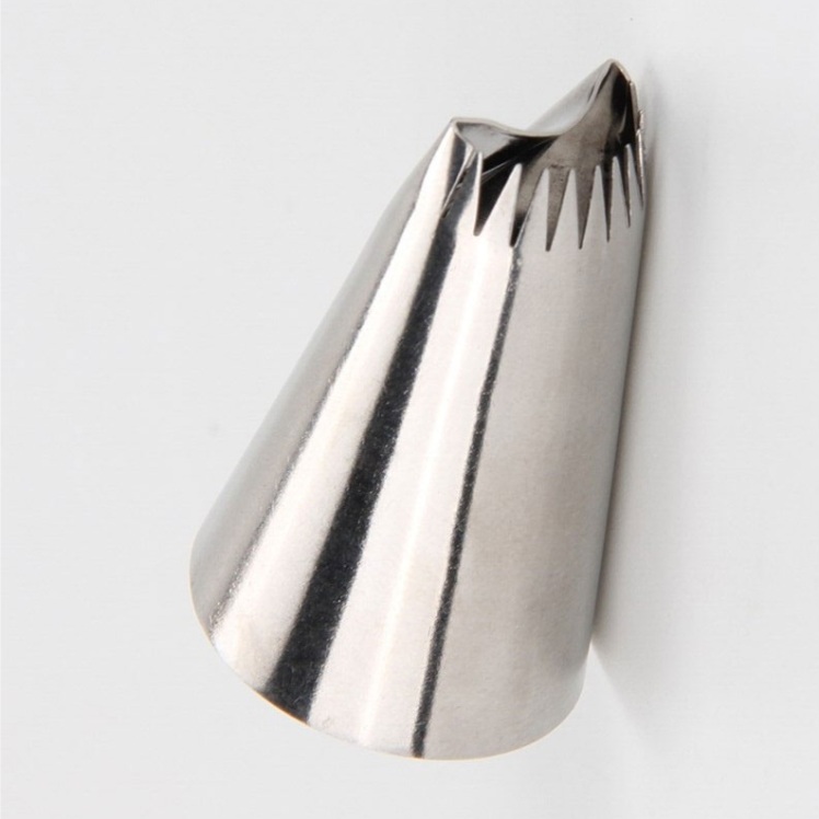 ماسوره قنادی استیل شماره D68 با سر دندانه‌دار و برش هلالی