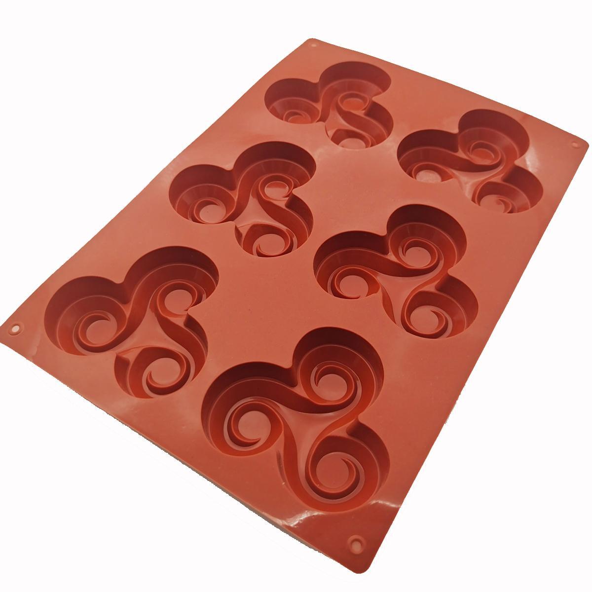  قالب سیلیکونی شکلات طرح اسکرول سه‌پر ۶ خانه 