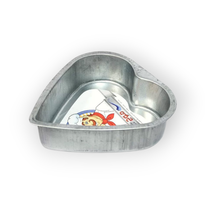 نمای بالای قالب کیک فلزی با طرح قلب.