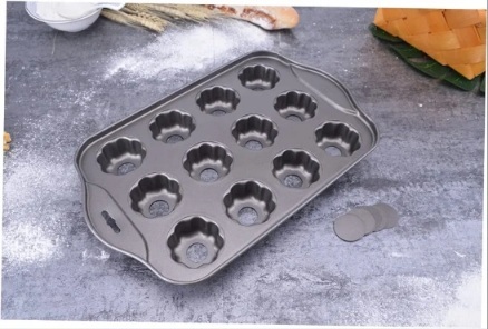 ابزار قنادی، قالب نچسب برای پخت مینی باندت‌های گلدار